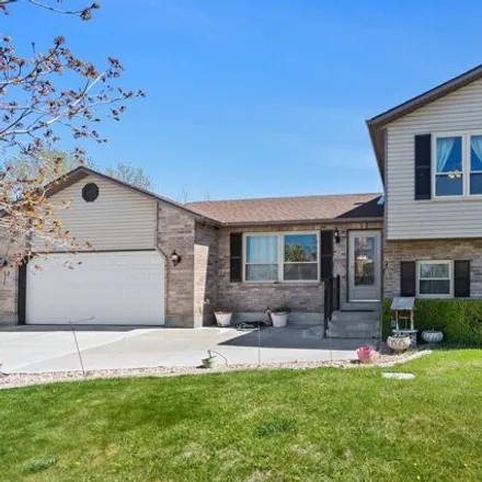 Buy this 4 bed house on 158 Lakeview in Utah, 84074