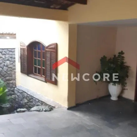 Buy this 5 bed house on Rua Cônego Floriano in Sagrada Família, Belo Horizonte - MG