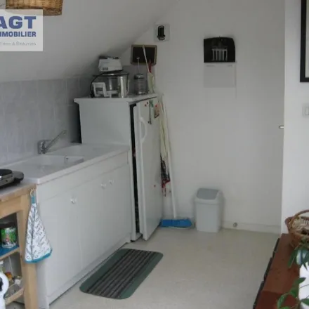 Image 5 - 19 Place Georges Clemenceau, 60000 Beauvais, France - Apartment for rent