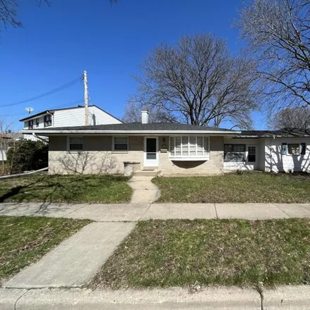 Buy this 3 bed house on 8026 West Beckett Avenue in Milwaukee, WI 53218