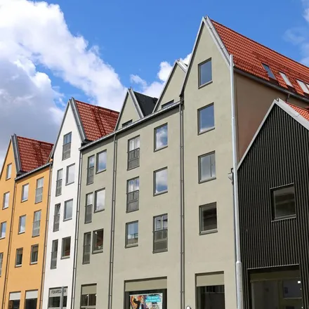 Rent this 3 bed apartment on Fiskaregatan 29 in 392 32 Kalmar, Sweden