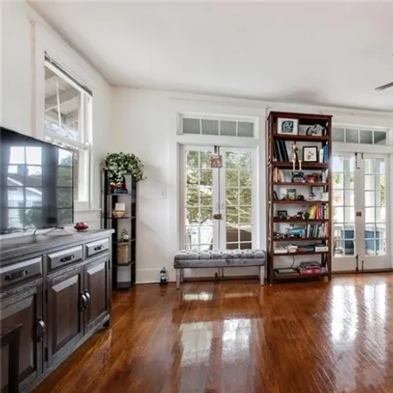 Image 5 - 1830 Robert Street, New Orleans, LA 70115, USA - House for sale