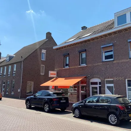 Rent this 3 bed apartment on Ambyerstraat Noord 7B in 6225 EA Maastricht, Netherlands