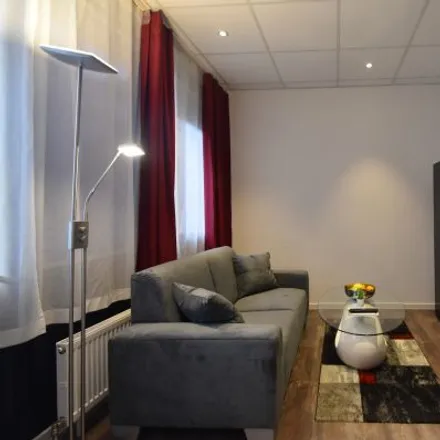 Rent this 2 bed apartment on Triftstraße 53 in 60528 Frankfurt, Germany