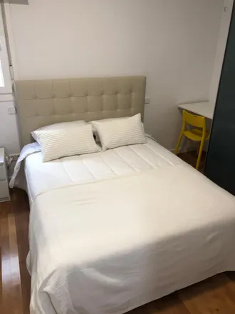Rent this 1 bed apartment on Madrid in Calle de Blasco de Garay, 50