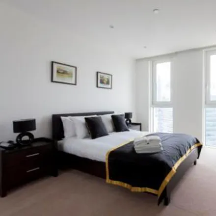 Image 3 - Altitude, Plough Street, London, E1 8EB, United Kingdom - Apartment for rent