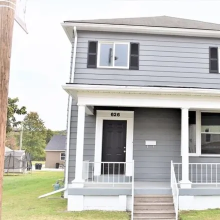 Buy this 3 bed house on 652 North 3rd Street in Toronto, OH 43964