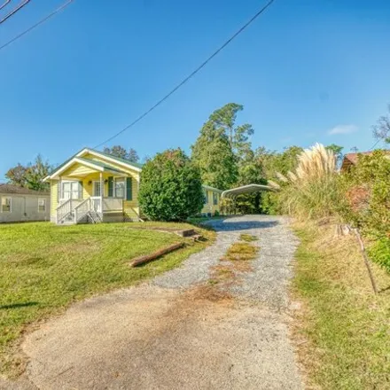 Buy this 4 bed house on 300 Cedar Road in Chattahoochee, FL 32324