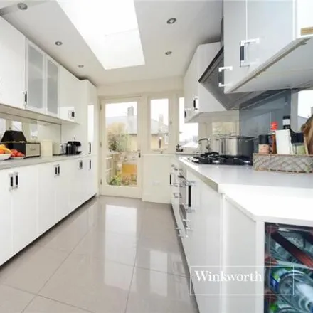 Image 4 - 54 Garendon Road, London, SM4 6NA, United Kingdom - House for sale