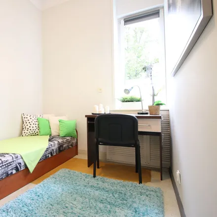 Rent this 8 bed room on Radwańska 16 in 90-530 Łódź, Poland