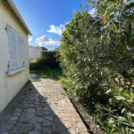 Image 5 - 83980 Le Lavandou, France - House for sale