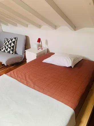 Rent this 4 bed room on PRT-00164/165/166/167 - Power Hub Bonfim in Rua de Anselmo Braamcamp, 4000-077 Cidade da Maia