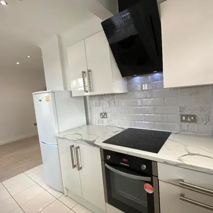 Image 3 - Edge Grove, Liverpool, L7 0HW, United Kingdom - Room for rent