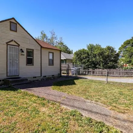 Buy this 2 bed house on 2948 Leland Avenue in Redding, CA 96001