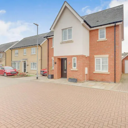 Image 1 - Scholars Crescent, Basildon, SS15 6HD, United Kingdom - House for sale