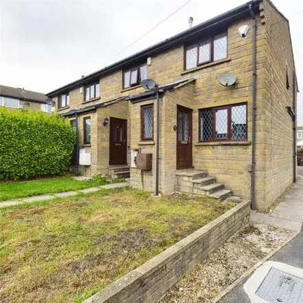Rent this 2 bed duplex on North View in Bradford, BD15 7DQ