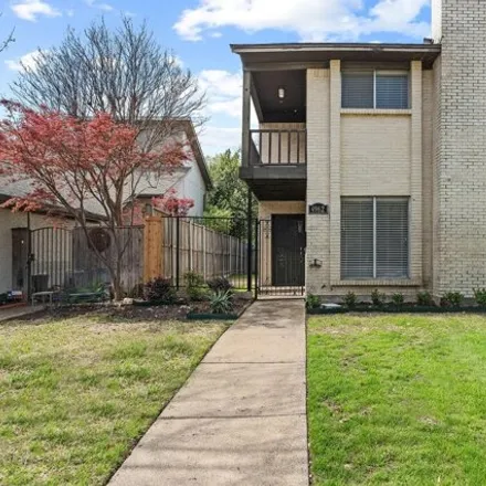 Image 2 - 4956 Thunder Road, Inwood, Dallas, TX 75244, USA - House for rent