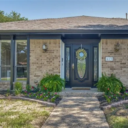 Buy this 3 bed house on 613 Wentworth Dr in Richardson, Texas