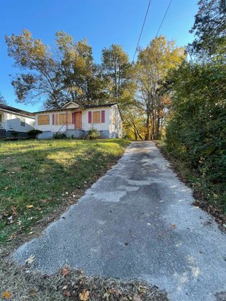 Rent this 3 bed house on 2286 Carver Drive Northwest in Atlanta, GA 30314