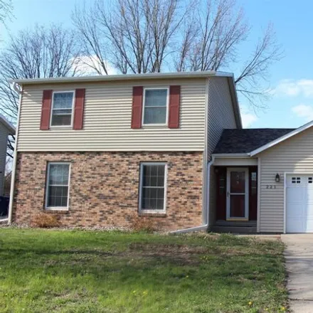 Buy this 4 bed house on 283 Southmoor Drive in Spencer, IA 51301
