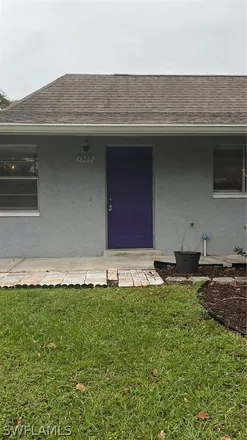 Image 1 - 1527 Maple Drive, Pine Manor, Lee County, FL 33907, USA - Duplex for rent