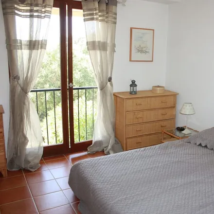 Rent this 2 bed house on 83250 La Londe-les-Maures
