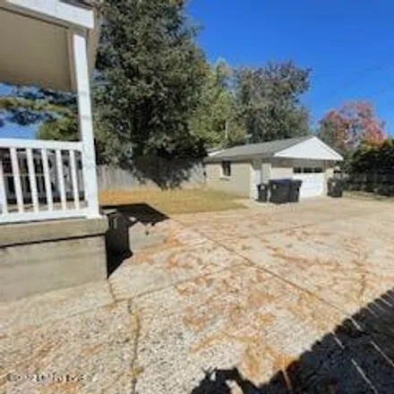 Image 6 - 3921 Marwood Place, Louisville-Jefferson County, Louisville, KY 40213, USA - House for sale
