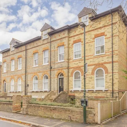 Rent this 2 bed apartment on Queen's Road in London, TW1 4EX