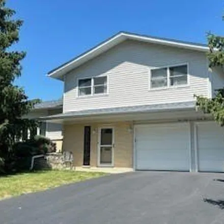 Buy this 3 bed house on 16725 Gaynelle Rd in Tinley Park, Illinois