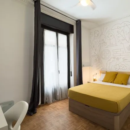Rent this 7 bed room on Carrer d'Amadeu Vives in 3, 08003 Barcelona