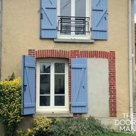 Rent this 3 bed apartment on 15 Rue Saint-Pierre in 28130 Maintenon, France