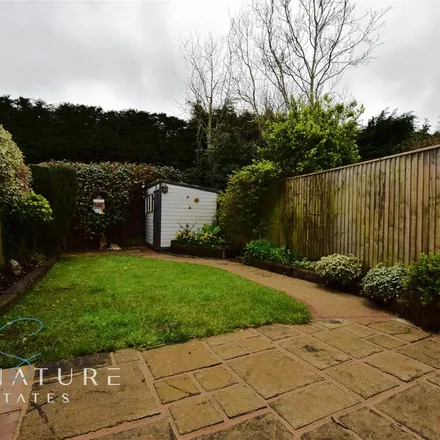 Image 5 - Duckhall Farm, Hadland Close, Bovingdon, HP3 0UD, United Kingdom - Apartment for rent