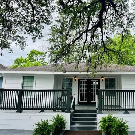Buy this 3 bed house on 2815 Houston Avenue in Houston, TX 77009