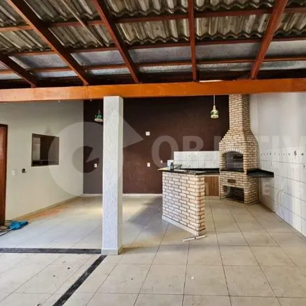 Rent this 4 bed house on Rua Nordau Gonçalves de Melo in Segismundo Pereira, Uberlândia - MG