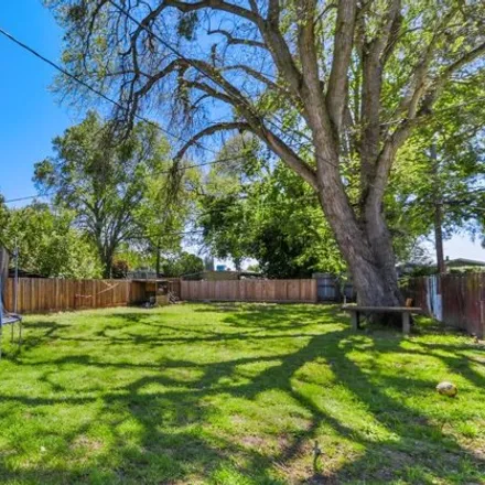 Buy this 4 bed house on 2001 Michigan Boulevard in Mikon, West Sacramento