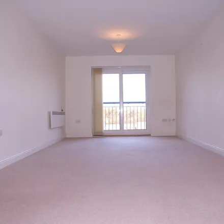 Image 3 - Goldsworth Road, Horsell, GU21 6LF, United Kingdom - Apartment for rent