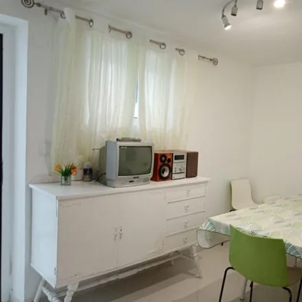 Image 1 - Rua da Costa, 2825-450 Costa da Caparica, Portugal - Apartment for rent