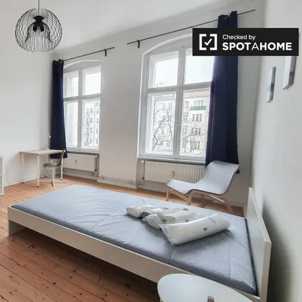 Rent this 3 bed room on Wisbyer Straße 72 in 10439 Berlin, Germany