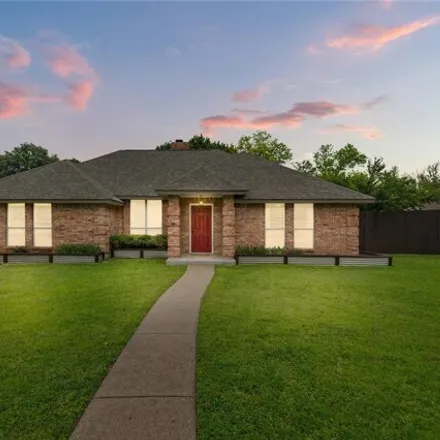 Buy this 3 bed house on 252 Tanglewood Lane in Waxahachie, TX 75165