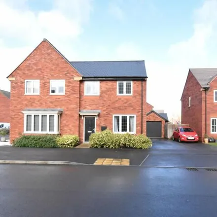 Buy this 3 bed duplex on Snapdragon Close in Tewkesbury, GL20 7FF