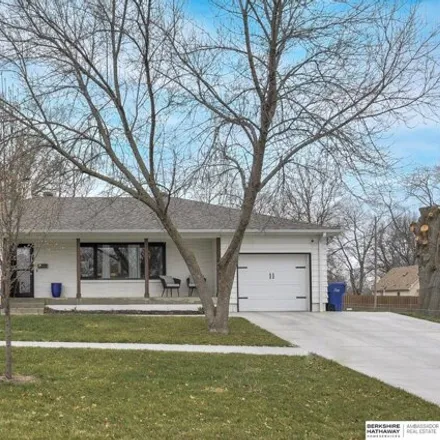 Buy this 3 bed house on 848 South Adams Street in Papillion, NE 68046