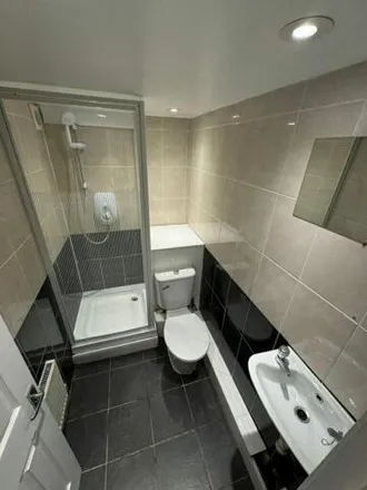 Image 2 - Norman Grove, Leeds, LS5 3JH, United Kingdom - House for rent