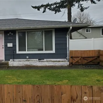 Rent this 2 bed house on 1850 Rockefeller Avenue in Everett, WA 98201