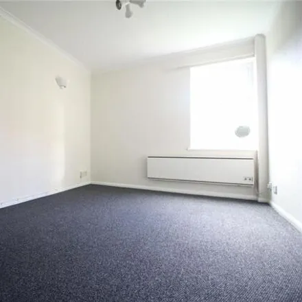 Image 3 - Brechin Court, 1-33 Kendrick Road, Reading, RG1 5DH, United Kingdom - Room for rent