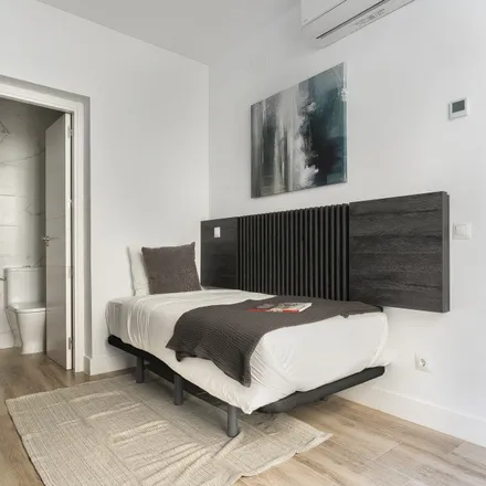 Image 9 - Calle de Fomento, 30, 28013 Madrid, Spain - Apartment for rent