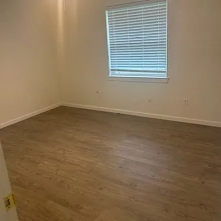 Rent this 3 bed apartment on 202 West Hall Street in Grapevine, TX 76051