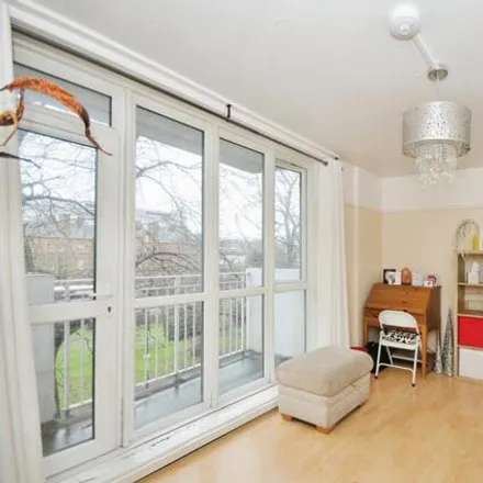 Buy this 1 bed apartment on Kemsley in Lewisham Park, London