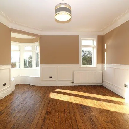 Rent this 4 bed apartment on 27 Pendicle Road in Glasgow, G61 1EE