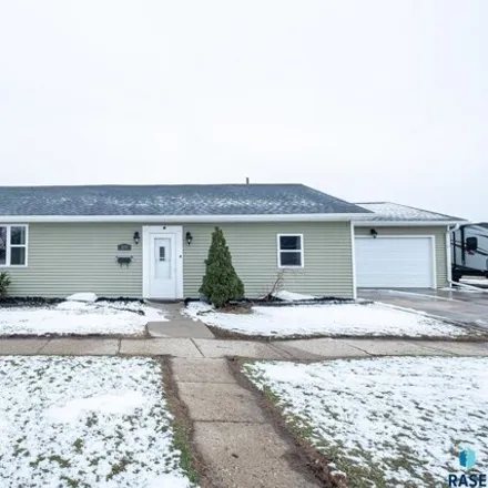 Image 1 - 809 2nd Street Southwest, Madison, SD 57042, USA - House for sale