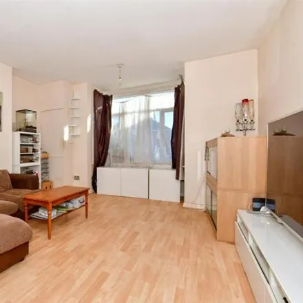 Image 4 - 52 Cornwall Gardens, East Cliftonville, Margate, CT9 2JE, United Kingdom - Apartment for sale